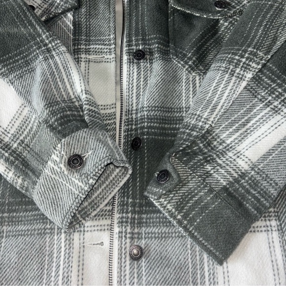 Levi's Women’s Plaid Shirt Jacket Size S - Picture 9 of 16